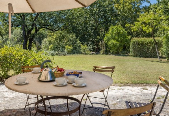 La terrazza di fronte alla french door della cucina - Casale Le Querce di Cetona