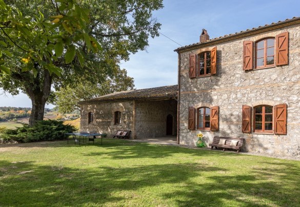 Next to the house is the stone annex - Casale Le Tre Querce 