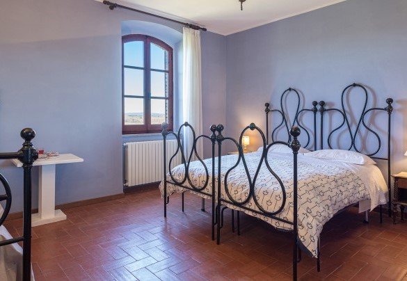 Double bedroom with one extra bed on the first floor - Casale Le Tre Querce 