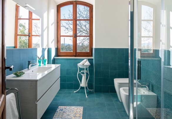 Bathroom with shower on the first floor - Casale Le Tre Querce  
