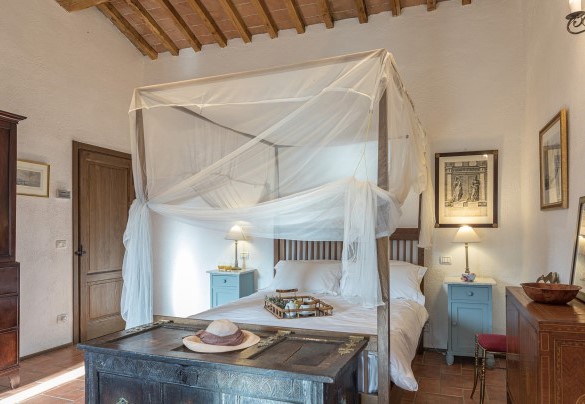 Double bedroom n.1 (with 150 cm wide bed) with bathroom en-suite - Casale Mollina