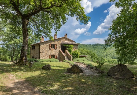 The wonderful house entirely covered in stone - Casale Mollina 