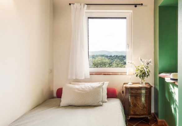 Single bedroom n.4 on the first floor with en suite bathroom - Casale Ombrone