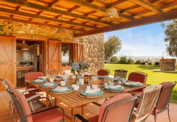 The portico with outdoor dining area connected to the kitchen - Casale Ombrone