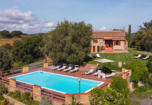 The fenced garden extends for about 3000 sqm - Casale Ombrone