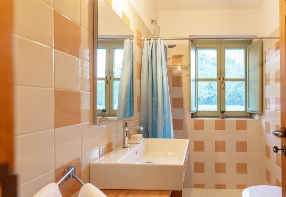 Il bagno con doccia nell’annex – Casale Palombieri