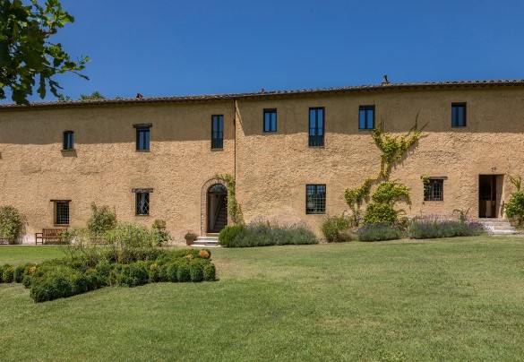The majestic front of the property - Casale Piattini