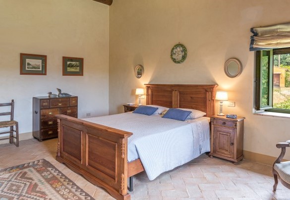 The large double room on the upper floor - Casale Piattini