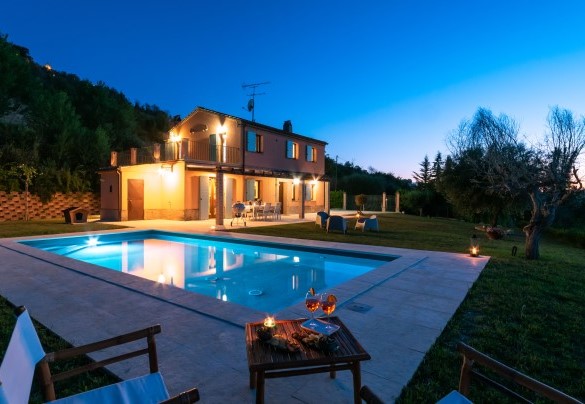 Il casale immerso nel verde di uno scenario mozzafiato - Casale Principessa