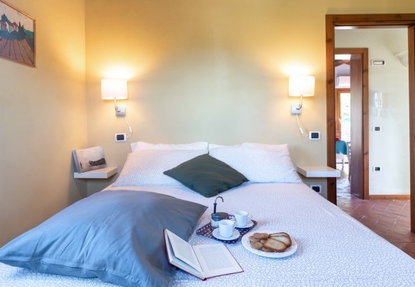 La camera da letto matrimoniale al piano superiore - Casale Principessa
