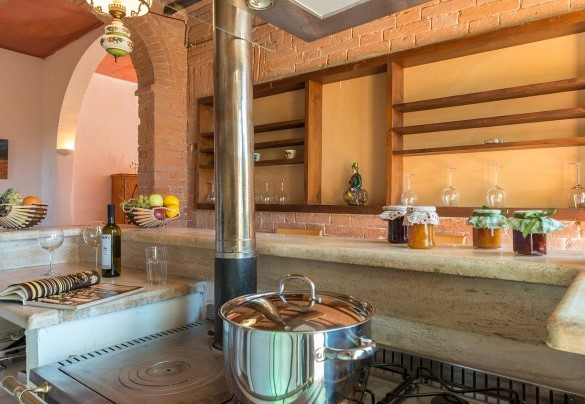 La cucina al piano terra - Casale Rasa	