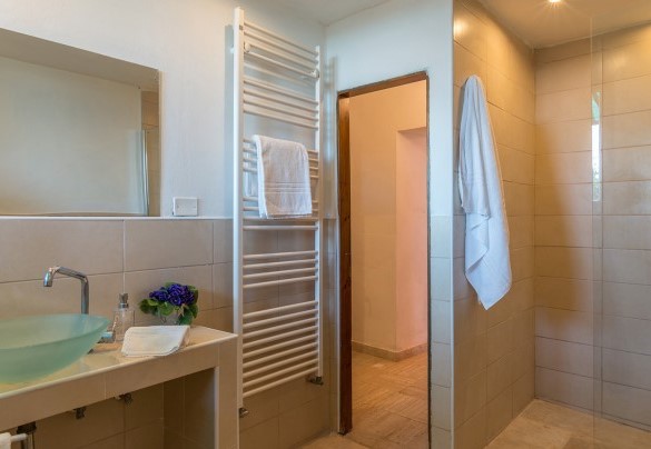 Bagno con doccia - Casale Rasa	