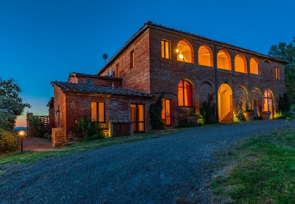 La villa illuminata- Casale Rasa	