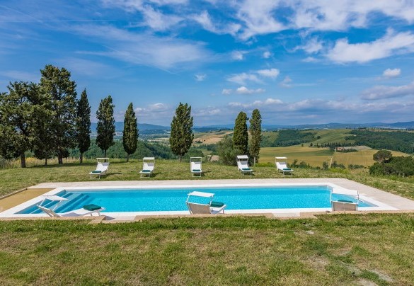 La piscina privata, in posizione panoramica - Casale Rasa	
