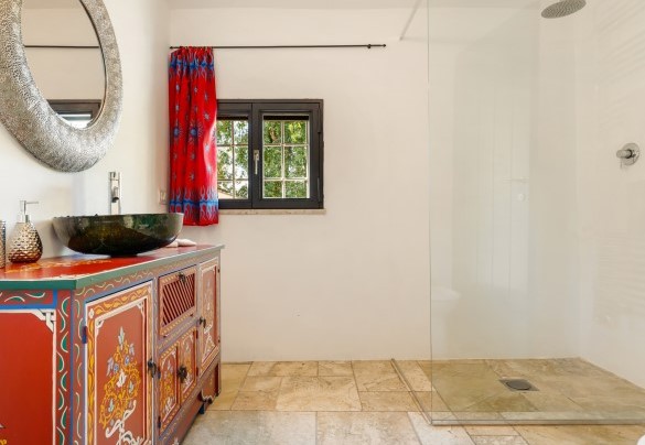 Bagno con doccia n.1 en suite alla camera n.1, piano terra - Casale Rondinella