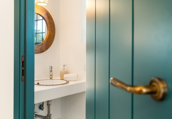 Bagno di servizio al piano terra - Casale Rondinella 