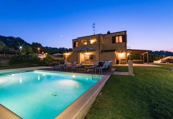 The pool is located in a panoramic position and about 10 metres from the property- Casale Rosy 6+2