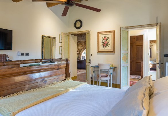 Double bedroom, king size, n.2 on the ground floor with bathroom en-suite - Casale Santa Lucia 