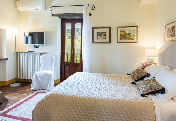 Double bedroom n.3, with loft, on the first floor with bathroom en-suite - Casale Santa Lucia 