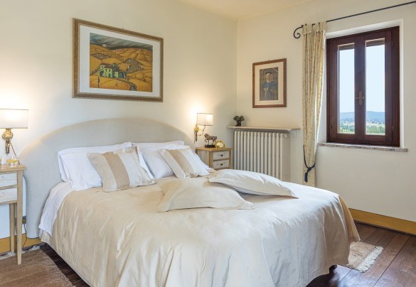 Double bedroom n.4 on the first floor with bathroom en-suite - Casale Santa Lucia 