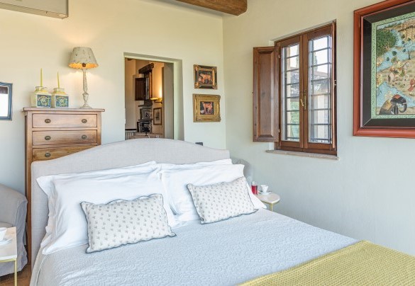Double bedroom n.1 on the ground floor with bathroom en-suite - Casale Santa Lucia 