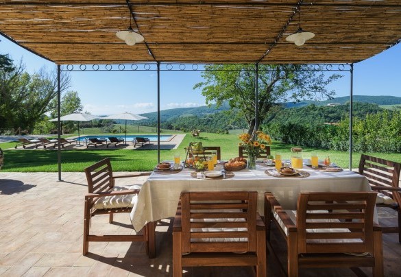 pergola just a step away from pool- Casale Tavernelle