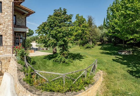 Il giardino attrezzato - Casale The Place 