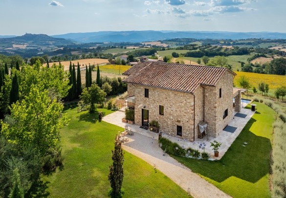 La proprietà vista dall'alto - Casale The Place  