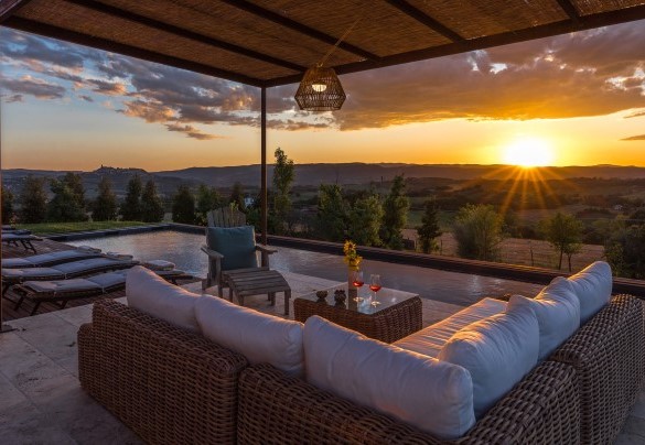  The spectacular sunset seen from the pergola - Casale The Place