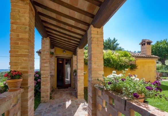 French windows with access to the small portico - Casale Verdicchio