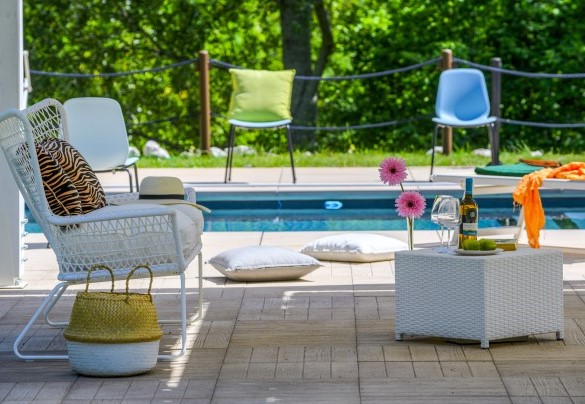 Comode sedute da esterno per momenti di relax - Casalino Galassi