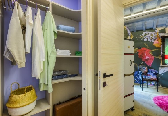 Cabina armadio di fianco alla camera matrimoniale - Casalino Galassi