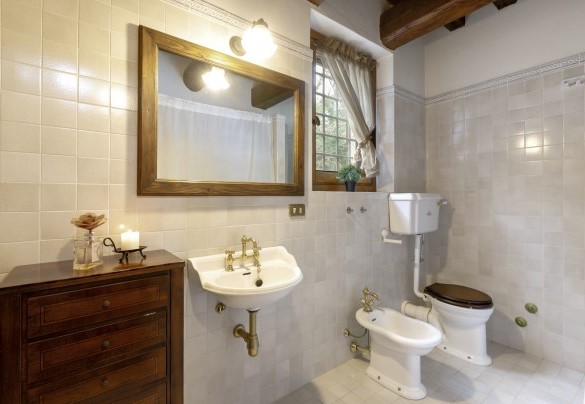 Bathroom with shower and laundry n.4 on the ground floor - Casatorre