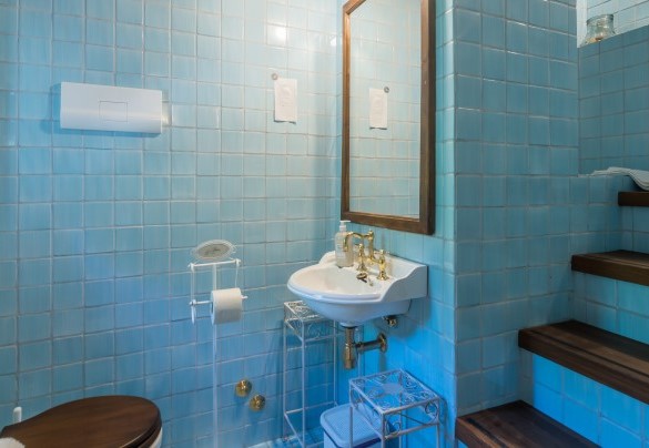 En suite bathroom with  shower n.3 on the second floor - Casatorre 6+2  