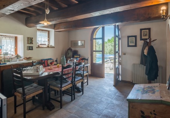 Tavern on the basement, with exit to the pool area - Casatorre 6+2 