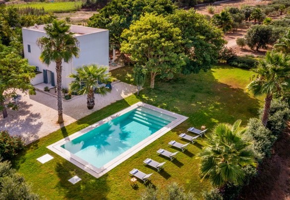 Veduta aerea della piscina - Casavento Puzzitteddu
