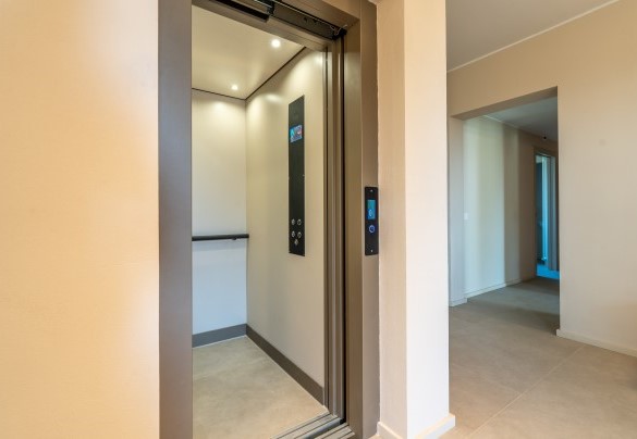 The first floor is also accessible by lift - Cascina Buzio