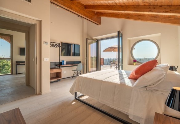  Double bedroom no. 3 with access to the first-floor terrace - Cascina Buzio