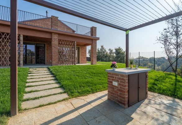 The outdoor dining area just a few steps from the farmhouse - Cascina Buzio