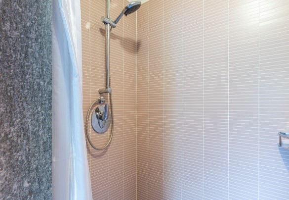 The bathroom with a shower on the ground floor - Cascina La Valle