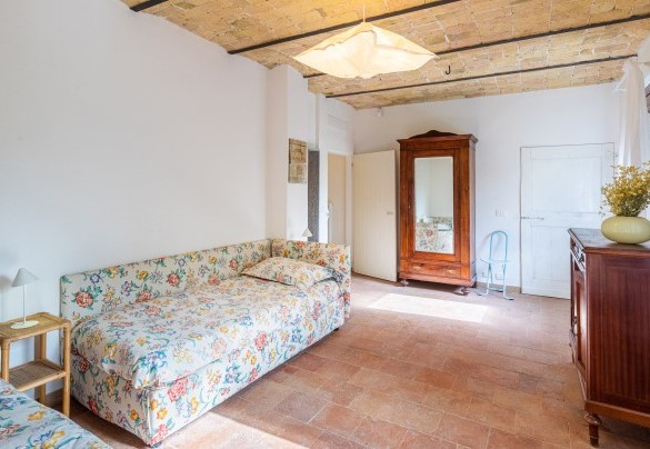 The twin bedroom at the first floor - Cascina La Valle