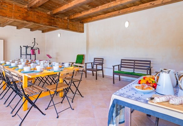 The large porch with a fitness area - Cascina La Valle