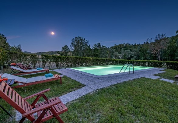 The illuminated pool - Cascina La Valle