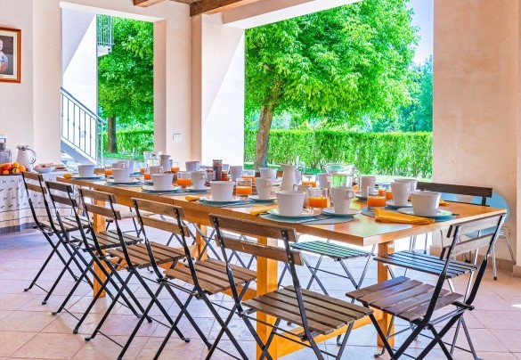 The large table in the porch - Cascina La Valle