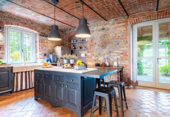 From the kitchen you can access the beautiful gazebo equipped with dining area - Cascina Moglia