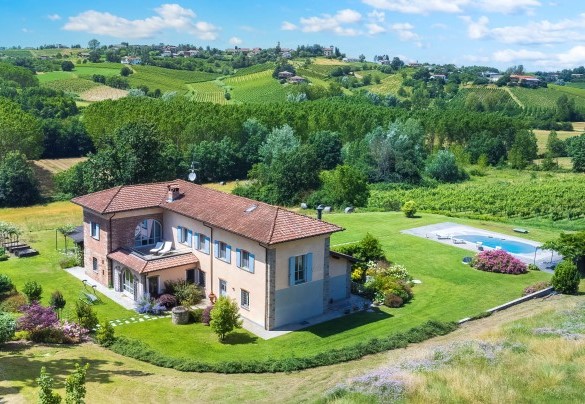 The park of Cascina Moglia is a large oasis of greenery - Cascina Moglia