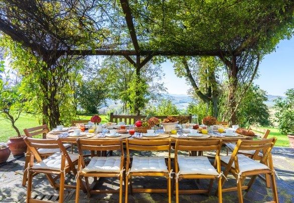 The external pergola in front of the kitchen – Cascina Monferrato