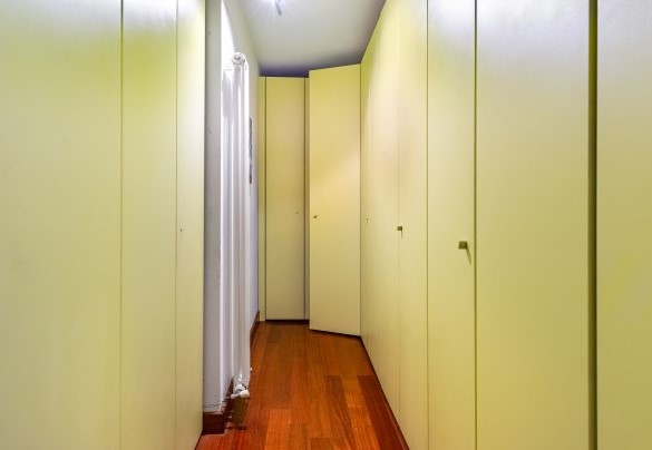 Walk-in closet – Cascina Monferrato