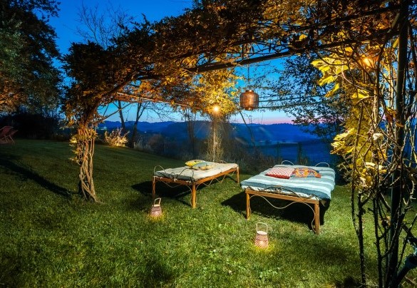 The special outdoor seating - Cascina Monferrato