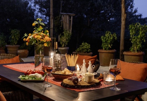 Aperitif in the furnished porch - Case Novole